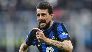 Francesco Acerbi là thủ lĩnh quan trọng của Inter